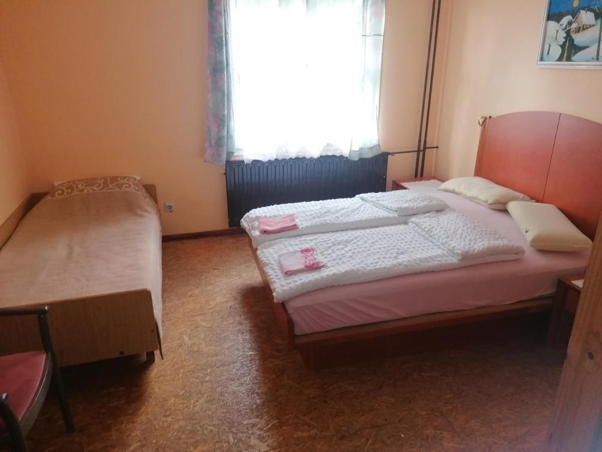 Bed and Breakfast Smucarska Koca Kotlje Экстерьер фото