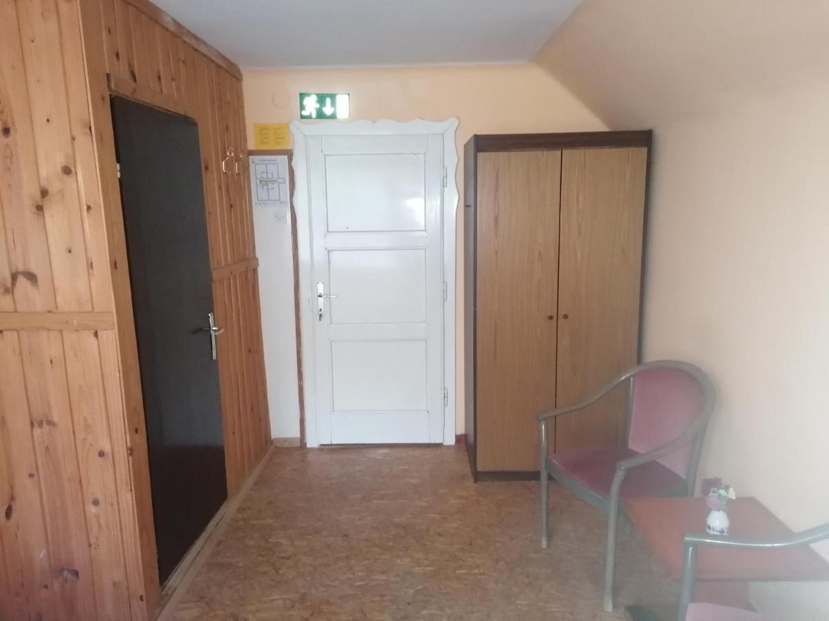 Bed and Breakfast Smucarska Koca Kotlje Экстерьер фото